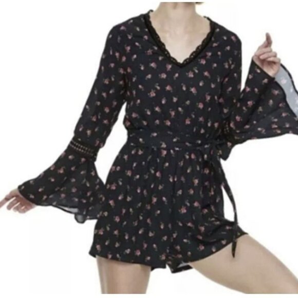 💎424 DISNEY Princess Floral Bell Sleeve Romper - Picture 1 of 11